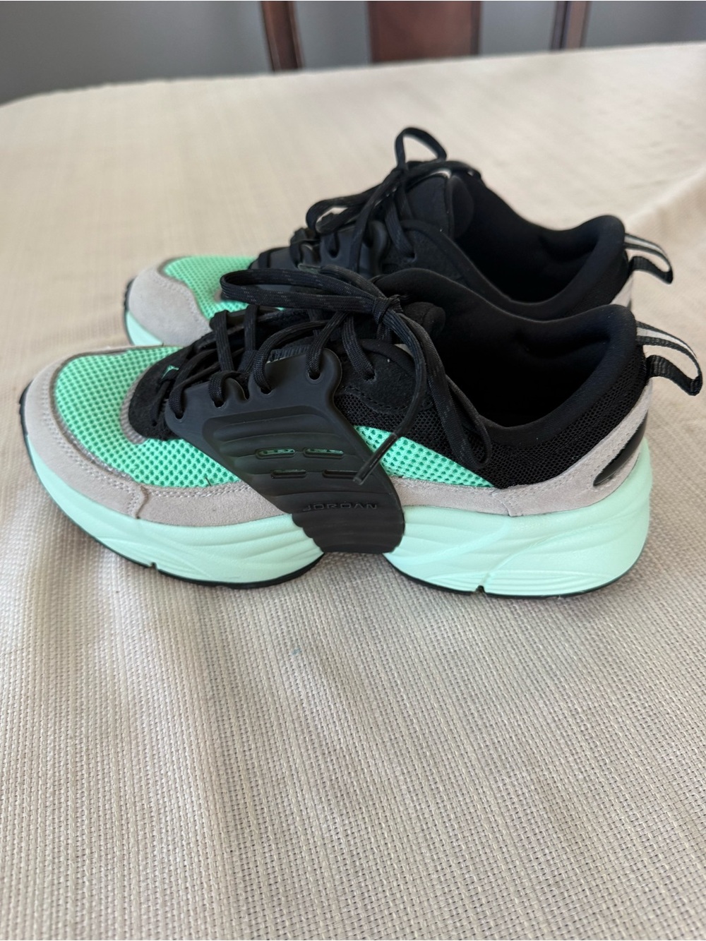 Jordan youth runner o/s Mint Green and Black Mesh Athletic Sneakers